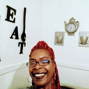 Meet your Posher, Cassandra